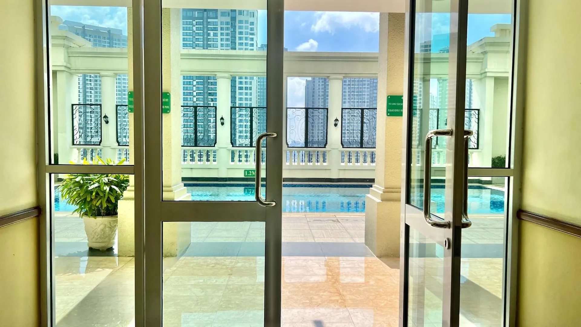 Diny Aparthotel - Rooftop Pool - The Manor 2 호치민 아파트
