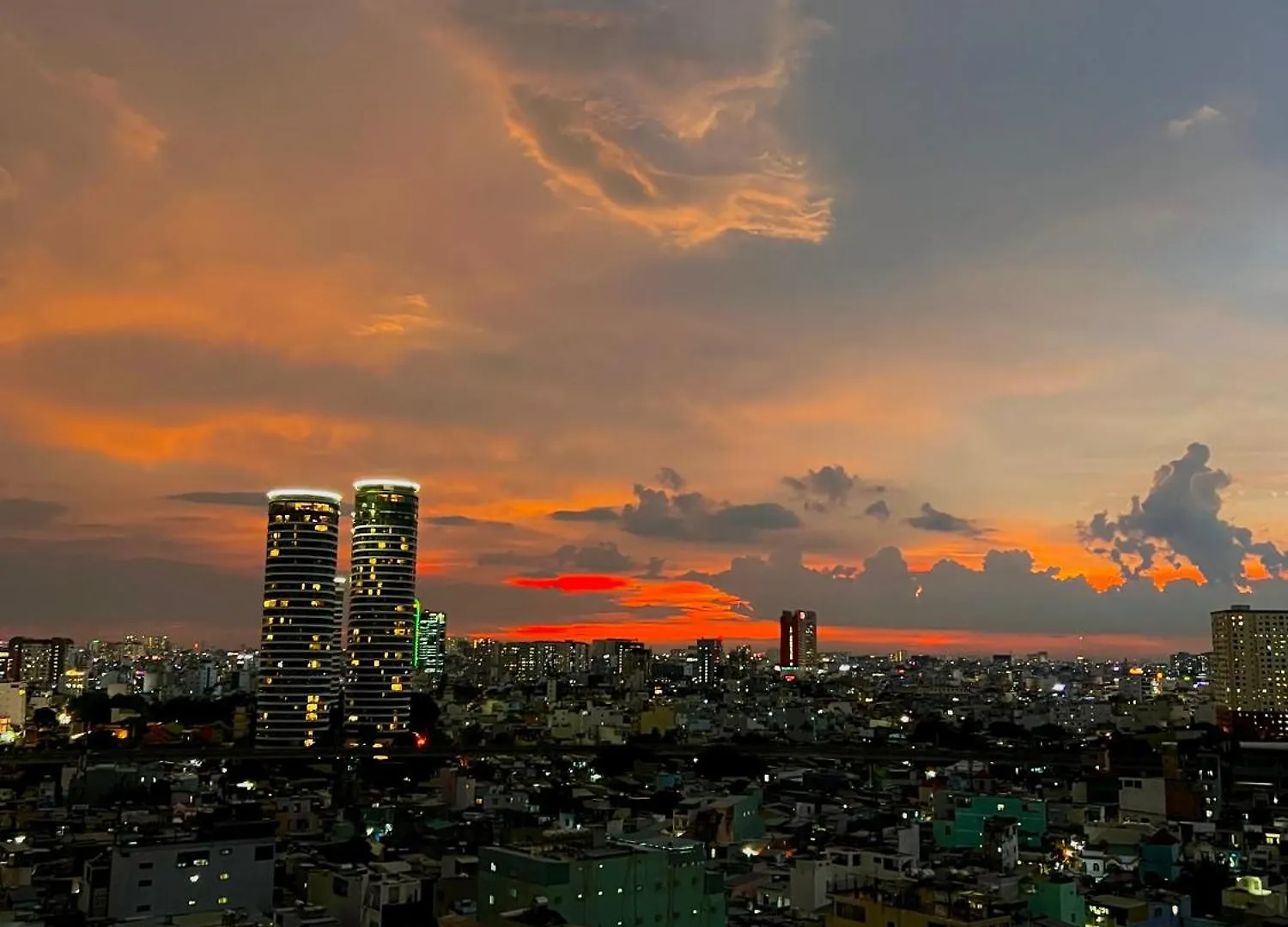 Diny Aparthotel - Rooftop Pool - The Manor 2 Ho Chi Minh City