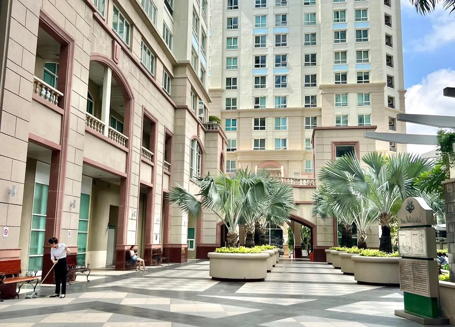 Diny Aparthotel - Rooftop Pool - The Manor 2 Ho Chi Minh City Apartment